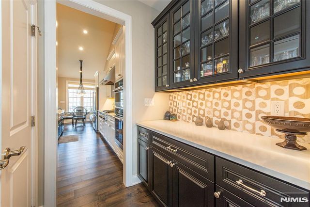 44 Hazy Gate Terrace, Franklin Lakes, NJ 07417