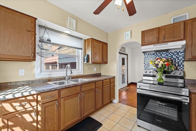 1608 W SPRINGFIELD, Champaign, IL 61821