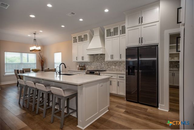 107 Opal Way, Port Lavaca, TX 77979