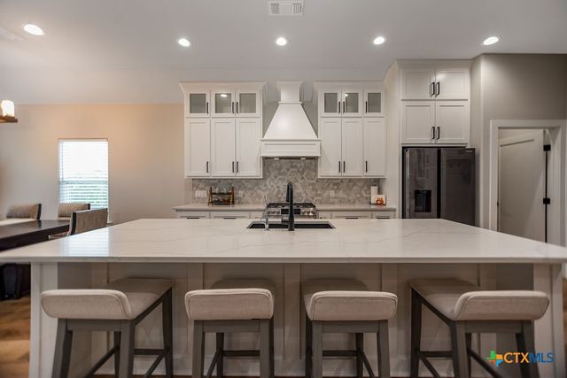 107 Opal Way, Port Lavaca, TX 77979