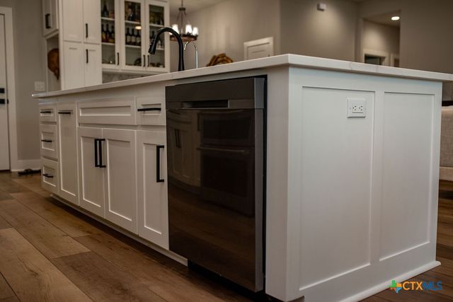 107 Opal Way, Port Lavaca, TX 77979