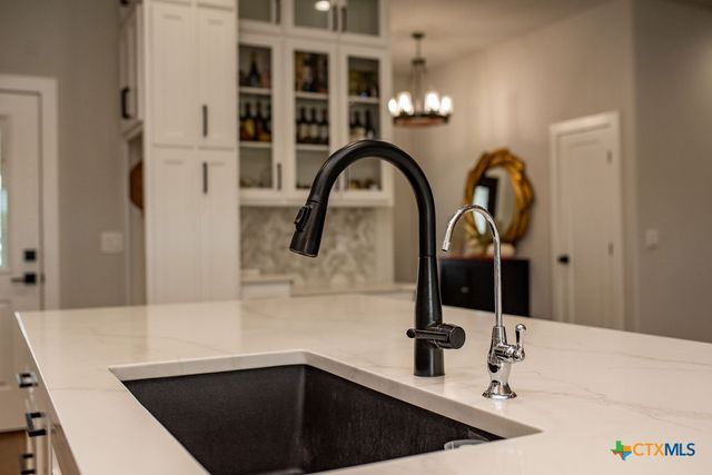 107 Opal Way, Port Lavaca, TX 77979