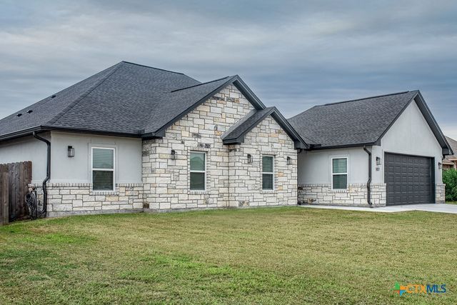 107 Opal Way, Port Lavaca, TX 77979