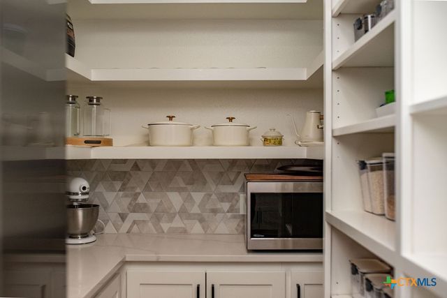 107 Opal Way, Port Lavaca, TX 77979