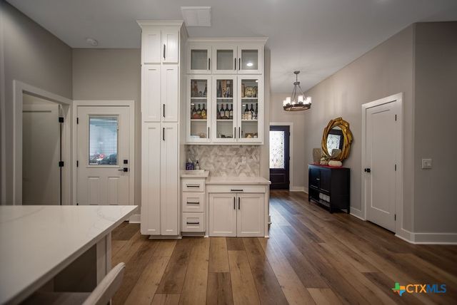 107 Opal Way, Port Lavaca, TX 77979