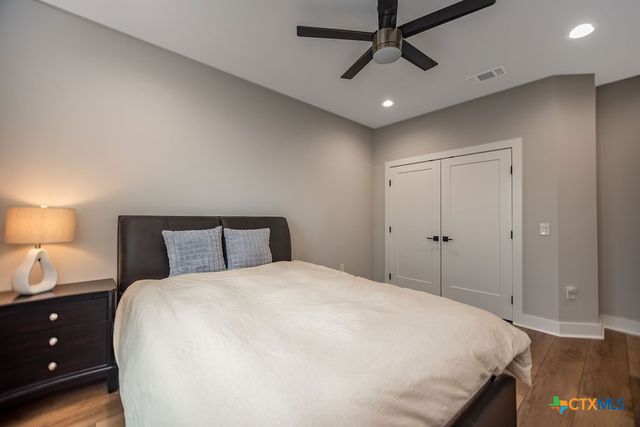 107 Opal Way, Port Lavaca, TX 77979