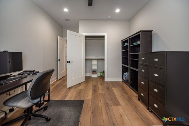 107 Opal Way, Port Lavaca, TX 77979