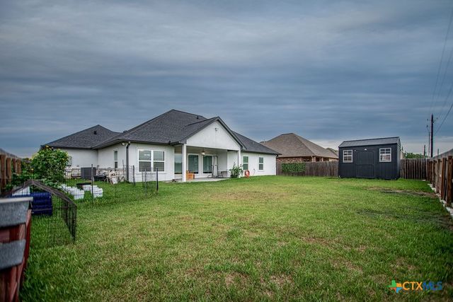 107 Opal Way, Port Lavaca, TX 77979