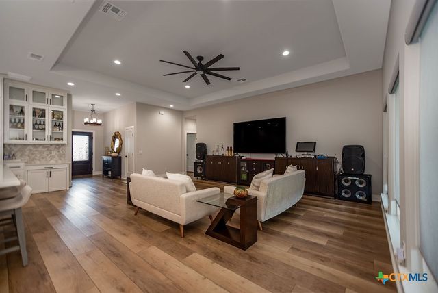 107 Opal Way, Port Lavaca, TX 77979