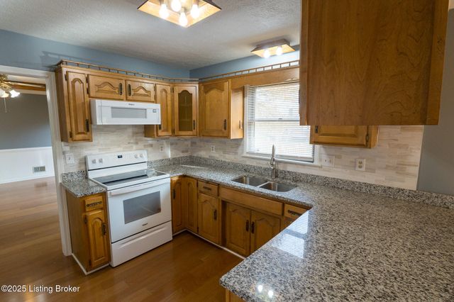 7209 Old N Church Rd, Louisville, KY 40214