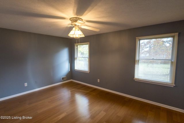 7209 Old N Church Rd, Louisville, KY 40214