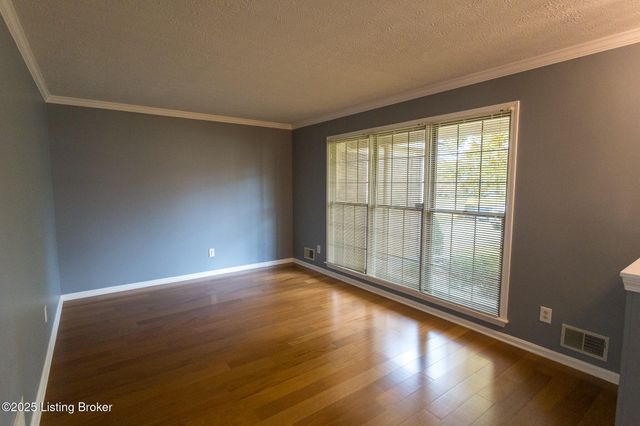 7209 Old N Church Rd, Louisville, KY 40214