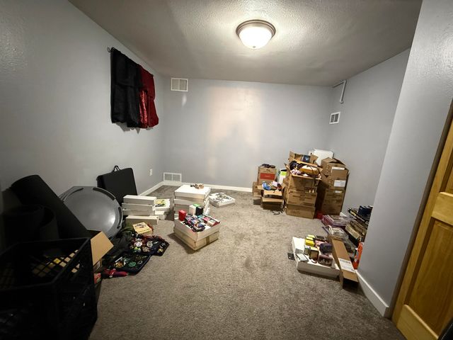 3301 SE 1st St, Minot, ND 58701