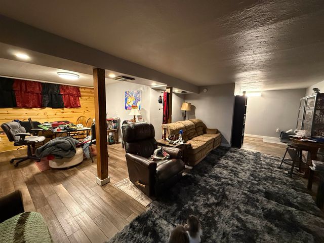 3301 SE 1st St, Minot, ND 58701