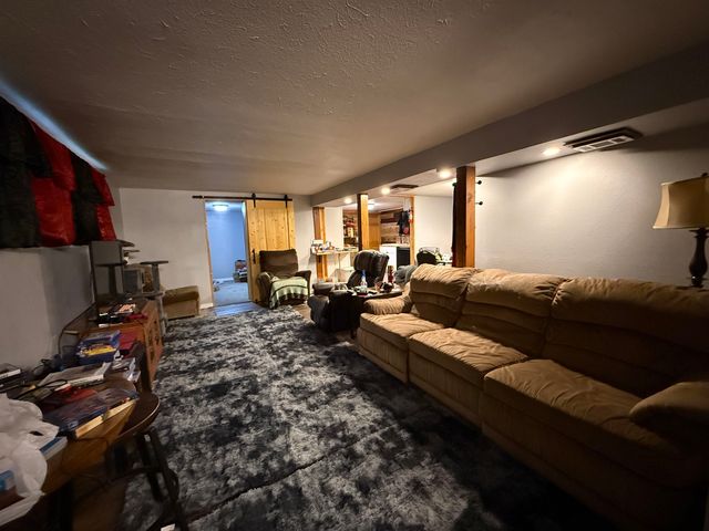 3301 SE 1st St, Minot, ND 58701