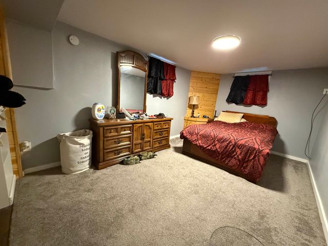 3301 SE 1st St, Minot, ND 58701