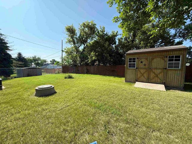 3301 SE 1st St, Minot, ND 58701