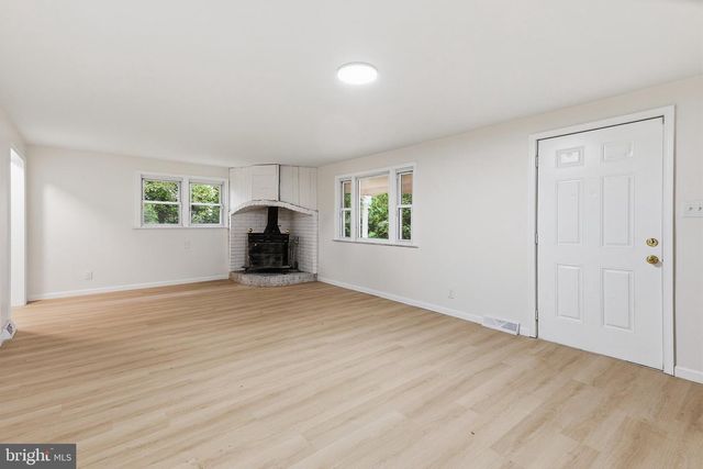10 E DARTMOUTH RD, Pennsville, NJ 08070