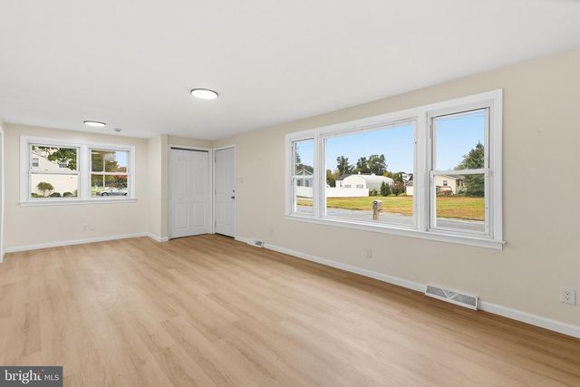 10 E DARTMOUTH RD, Pennsville, NJ 08070