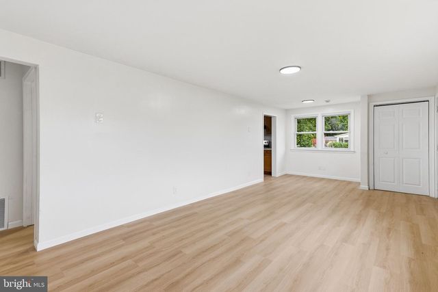10 E DARTMOUTH RD, Pennsville, NJ 08070