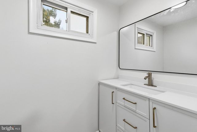 10 E DARTMOUTH RD, Pennsville, NJ 08070