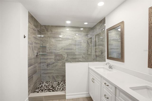 176 N WATERWAY DRIVE NW, Port Charlotte, FL 33952