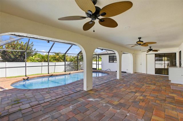 176 N WATERWAY DRIVE NW, Port Charlotte, FL 33952