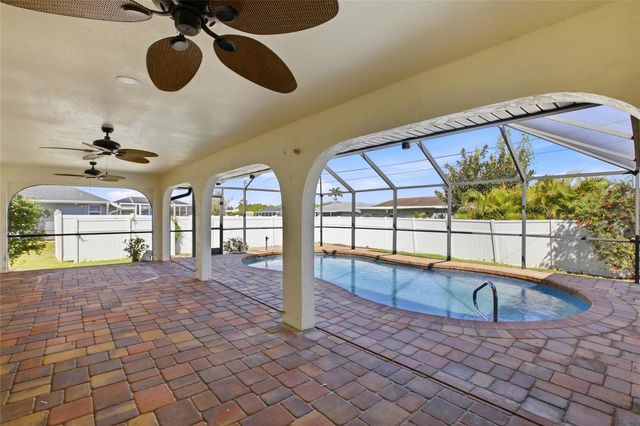 176 N WATERWAY DRIVE NW, Port Charlotte, FL 33952