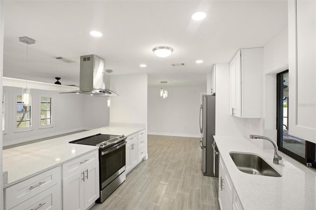 176 N WATERWAY DRIVE NW, Port Charlotte, FL 33952