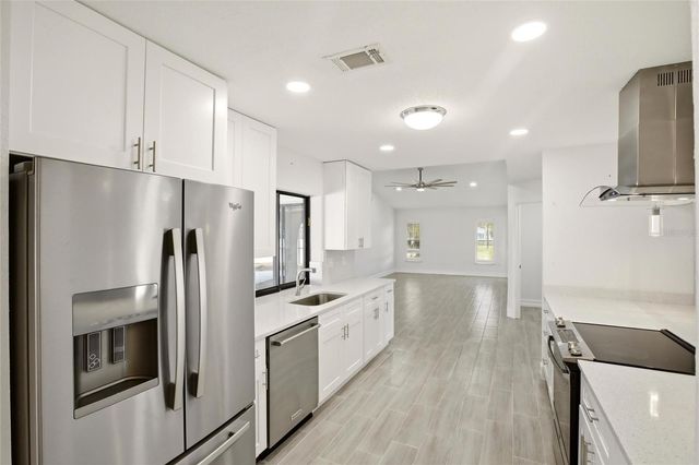 176 N WATERWAY DRIVE NW, Port Charlotte, FL 33952