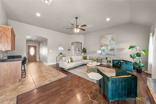 1957 Grandview Drive, Salado, TX 76571