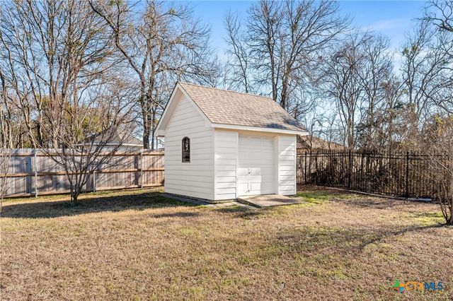 1957 Grandview Drive, Salado, TX 76571