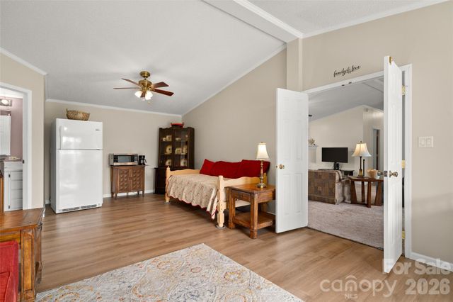 30 Countryside Drive, Hendersonville, NC 28792