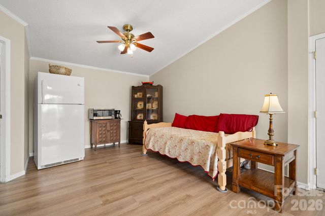 30 Countryside Drive, Hendersonville, NC 28792