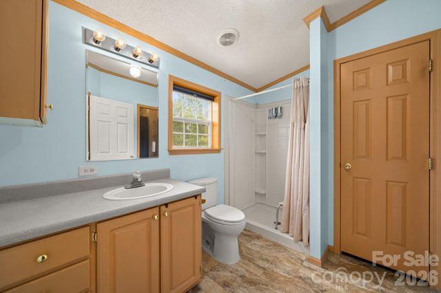 30 Countryside Drive, Hendersonville, NC 28792