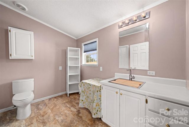 30 Countryside Drive, Hendersonville, NC 28792