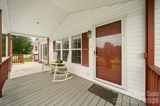 30 Countryside Drive, Hendersonville, NC 28792