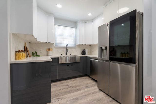 6160 Shoshone Avenue, Los Angeles, CA 91316