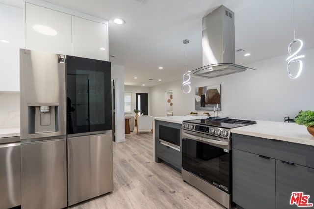 6160 Shoshone Avenue, Los Angeles, CA 91316