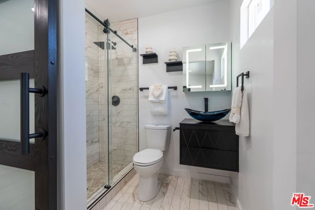6160 Shoshone Avenue, Los Angeles, CA 91316
