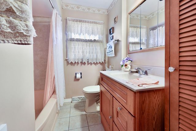 7843 Jackson Avenue, Munster, IN 46321