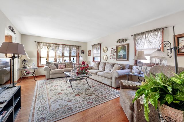 7843 Jackson Avenue, Munster, IN 46321