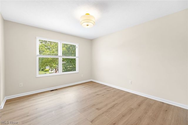 1216 Waldo Way, Twinsburg, OH 44087