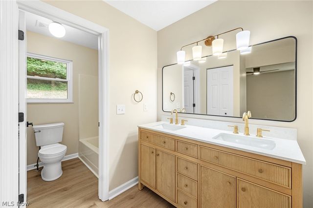 1216 Waldo Way, Twinsburg, OH 44087