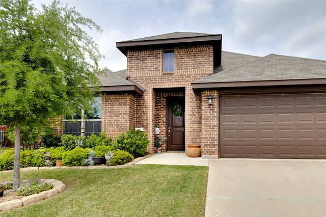 744 Sandy Chip Trail, Fort Worth, TX 76108