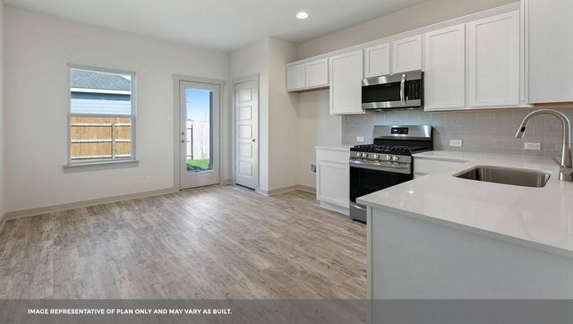 8519 Faded Denim DR, Mustang Ridge, TX 78610
