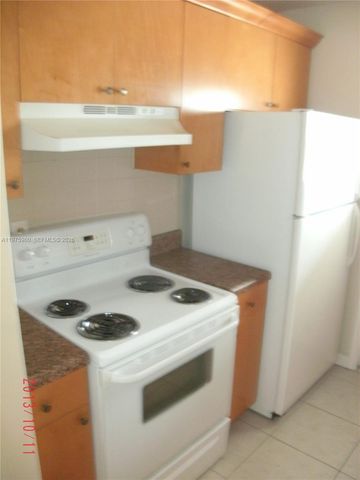 2127 Van Buren St 203, Hollywood, FL 33020