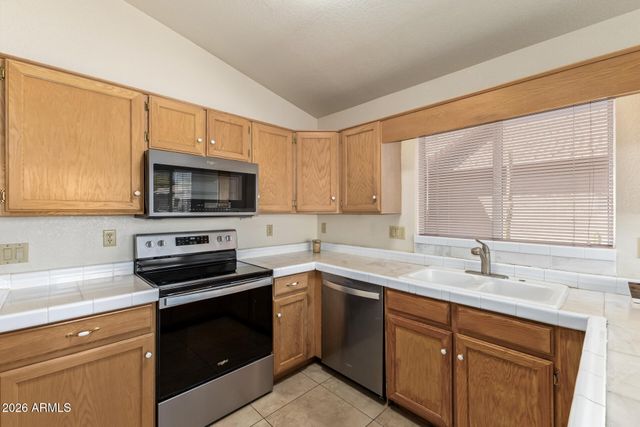 10523 W MOHAWK Lane, Peoria, AZ 85382