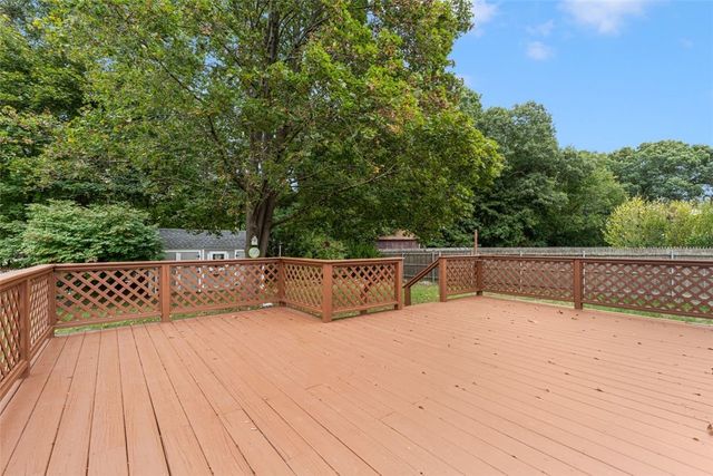18 Laurel Lane, Lincoln, RI 02865