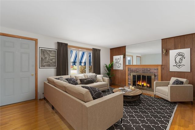 18 Laurel Lane, Lincoln, RI 02865